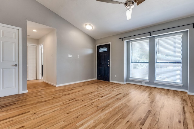 630 W Canty St Unit B6, Dallas, TX 75208 - foyer entrance featuring vaulted ceiling, light wood-type flooring, baseboards, and a ceiling fan