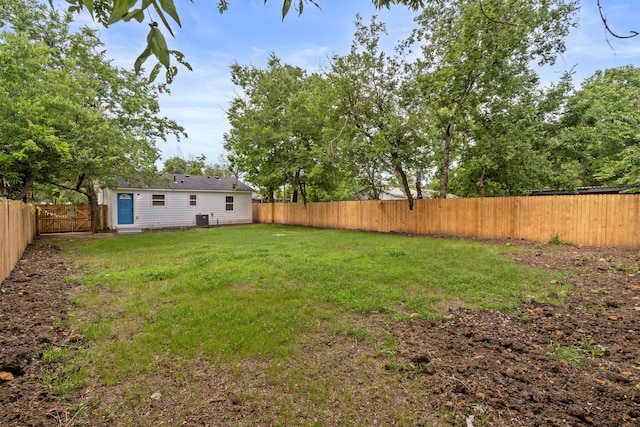 3812 Burton Ave, Fort Worth, TX 76105 - view of yard featuring cooling unit