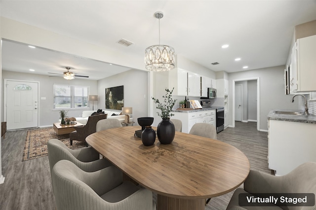 104 W Mistletoe Dr, Kennedale, TX 76060 - dining area featuring wood finished floors, baseboards, recessed lighting, and ceiling fan