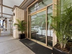 500 Throckmorton St Unit 2707, Fort Worth, TX 76102 - view of property entrance