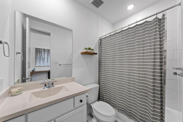 2020 Rhea Ct, Celina, TX 75009 - full bath with vanity, toilet, curtained shower, and recessed lighting