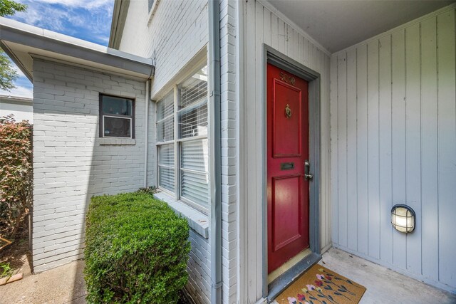 5010 N Hall St Unit C, Dallas, TX 75235 - view of exterior entry featuring brick siding