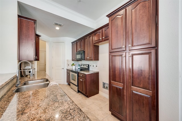 1400 Clarinet Ln, Plano, TX 75074 - kitchen featuring electric range, black microwave, a sink, backsplash, and ornamental molding
