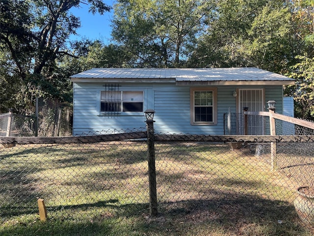 3529 Palm Rd, Shreveport, LA 71109 - view of front of property featuring metal roof