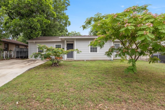 1503 Dale Dr, Arlington, TX 76010 - ranch-style house featuring driveway