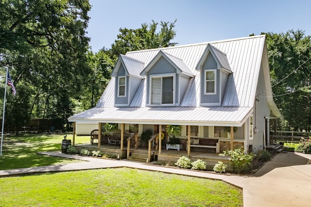 6171 Inca Dr, Mabank, TX 75156 - modern farmhouse style home featuring covered porch and metal roof