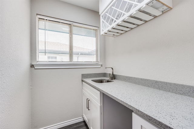 15820 Meadow Vista Dr, Dallas, TX 75248 - laundry room featuring bar with sink