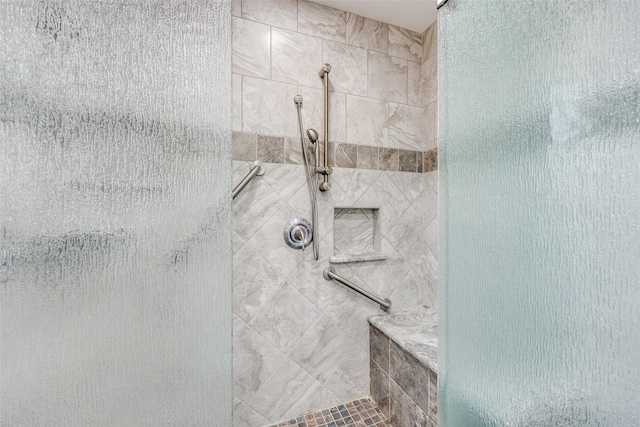 15820 Meadow Vista Dr, Dallas, TX 75248 - full bath featuring tiled shower