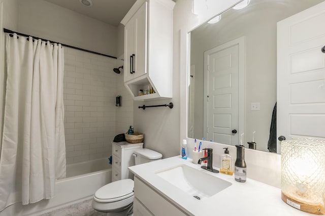 2104 Palafox Dr, Waco, TX 76655 - bathroom with vanity, shower / bath combo with shower curtain, and toilet