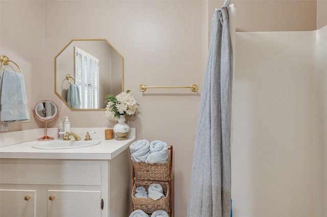 9208 Seagrove Dr, Dallas, TX 75243 - bathroom with vanity