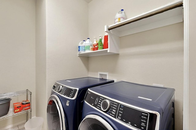 691 Hobie Point Dr, Lewisville, TX 75056 - laundry room featuring washing machine and dryer