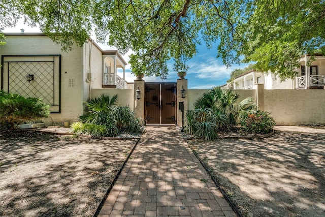 5927 E University Blvd Unit 217, Dallas, TX 75206 - view of gate