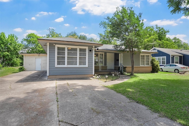 1025 N 32nd St, Waco, TX 76707 - view of front of home featuring a porch and a front lawn