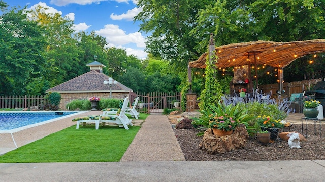 201 Split Rock Ter, Ovilla, TX 75154 - view of home's community featuring a pool