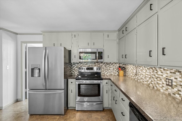 809 S Prairieville St, Athens, TX 75751 - kitchen featuring appliances with stainless steel finishes, tasteful backsplash, and dark countertops