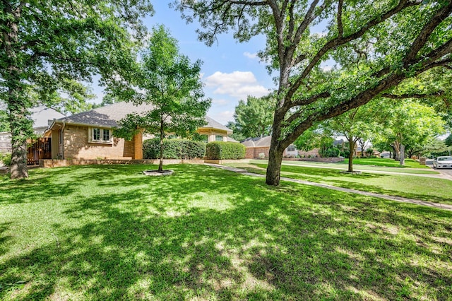2818 Summit Ridge St, Grapevine, TX 76051 - view of green lawn