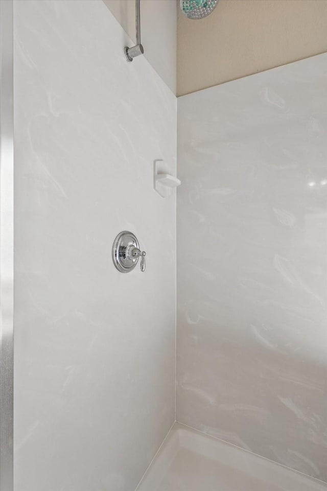 3512 Hornbeam St, Denton, TX 76226 - bathroom with a shower