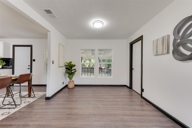 3467 Binyon St, Fort Worth, TX 76133 - entryway featuring wood finished floors and baseboards