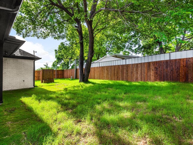4416 Green Acres Ct, Arlington, TX 76017 - view of yard