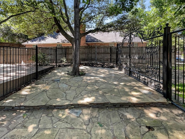 6029 Bellaire Dr, Benbrook, TX 76132 - view of patio