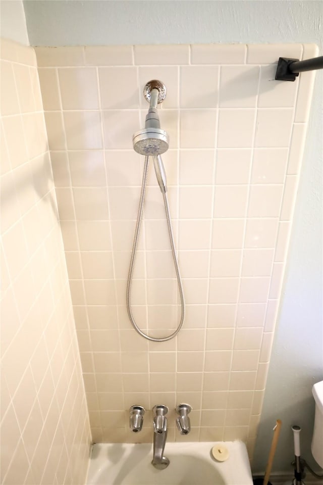 248 Ellis St, Rusk, TX 75785 - full bathroom featuring washtub / shower combination, toilet, and a sink