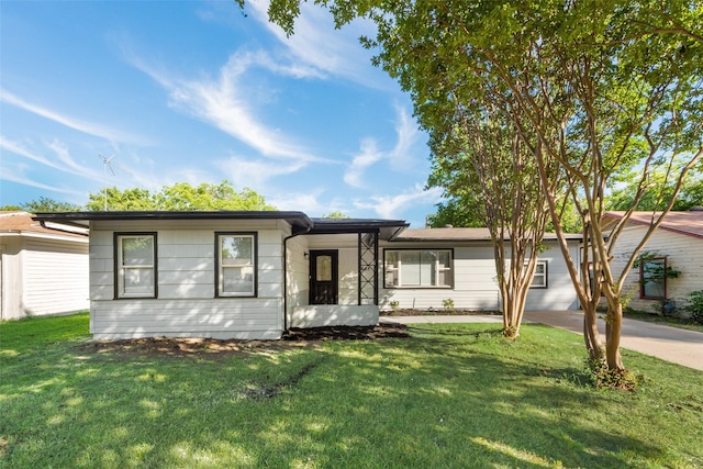 1628 Florence St, Arlington, TX 76010 - ranch-style home with a front lawn