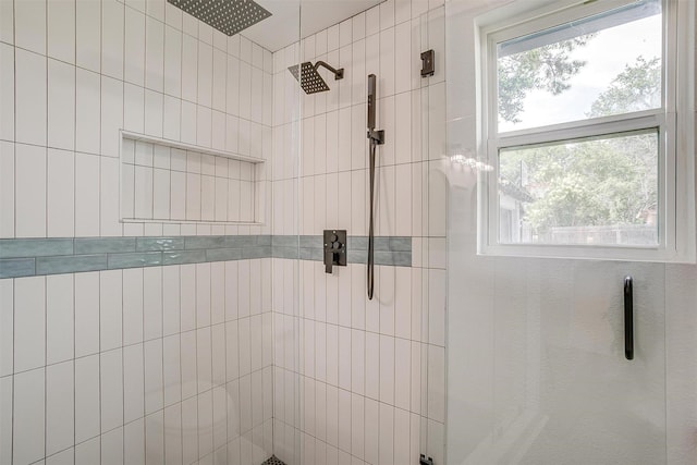 6325 Wallingford Dr, Fort Worth, TX 76133 - bathroom with a tile shower