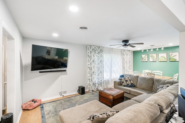 7017 Robinhood Ln, Fort Worth, TX 76112 - living room with a ceiling fan, wood finished floors, recessed lighting, and baseboards