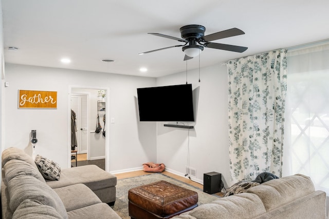 7017 Robinhood Ln, Fort Worth, TX 76112 - living area with a ceiling fan, baseboards, and recessed lighting