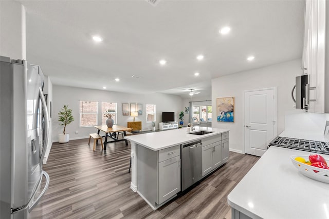 511 Rock Creek Dr, Princeton, TX 75407 - kitchen featuring appliances with stainless steel finishes, a sink, recessed lighting, light countertops, and gray cabinets