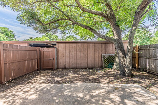3626 Holly Tree Trl, Garland, TX 75044 - view of fenced backyard