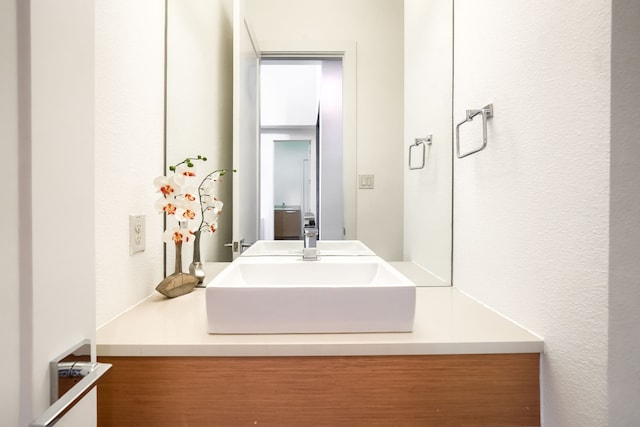 3711 Pistol Creek Dr, Frisco, TX 75034 - bathroom featuring vanity