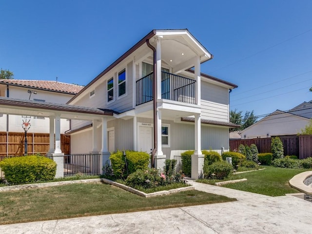 4432 Willow Ln, Dallas, TX 75244 - view of front facade featuring a balcony
