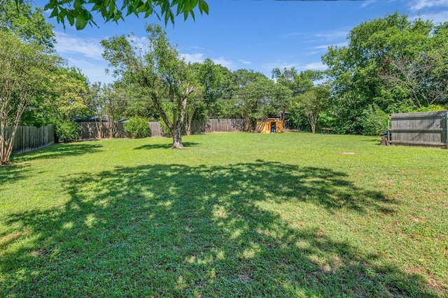 408 Texas Ave, Hewitt, TX 76643 - view of yard with a playground