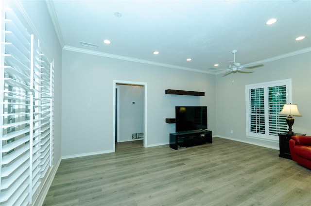 3824 Wagonwheel Ct, Plano, TX 75023 - unfurnished living room featuring recessed lighting, crown molding, wood finished floors, a ceiling fan, and baseboards