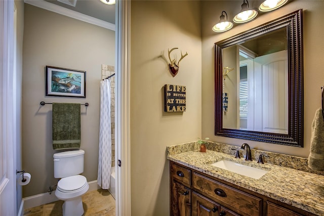 552 Horseshoe Bnd, Royse City, TX 75189 - bathroom with crown molding, vanity, toilet, shower / bath combo with shower curtain, and baseboards