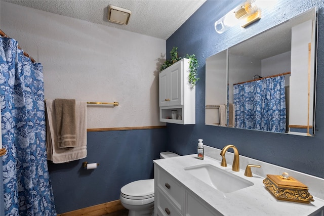 250 Whispering Oaks, Payne Springs, TX 75156 - bathroom with toilet, vanity, a textured ceiling, a shower with shower curtain, and a textured wall