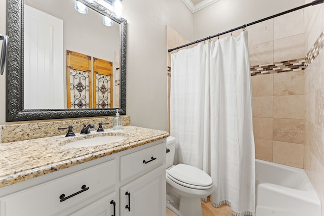 406 Wyndemere Blvd, Heath, TX 75032 - full bath featuring toilet, vanity, shower / bath combo with shower curtain, and crown molding