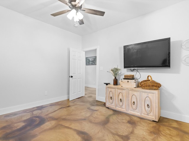 431 Advance Rd, Weatherford, TX 76088 - bedroom featuring baseboards, concrete floors, and a ceiling fan