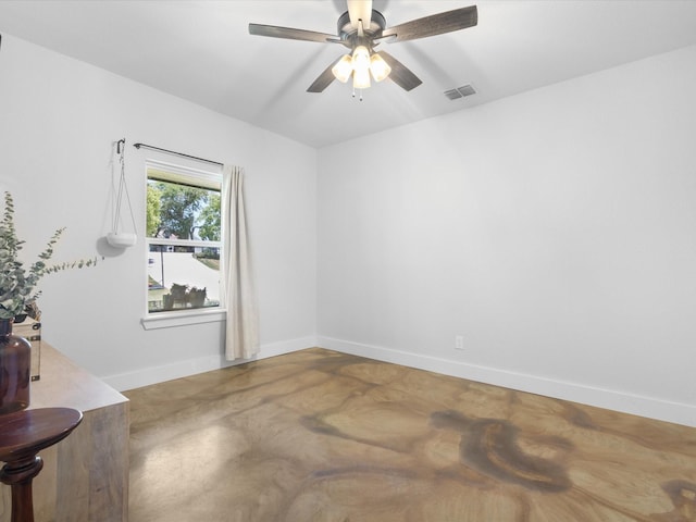 431 Advance Rd, Weatherford, TX 76088 - unfurnished room featuring a ceiling fan, baseboards, and finished concrete floors