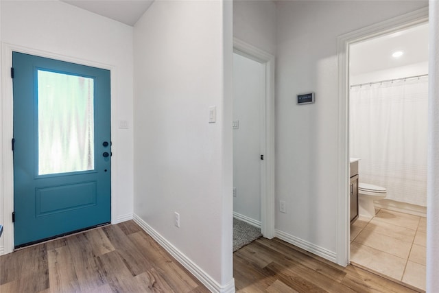 101 Lisa Ln, Royse City, TX 75189 - foyer entrance featuring wood finished floors and baseboards