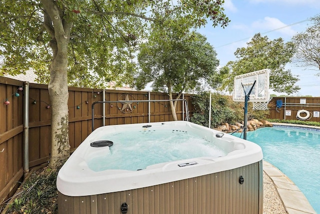 1529 Arrowhead Ln, Carrollton, TX 75007 - view of yard featuring a hot tub