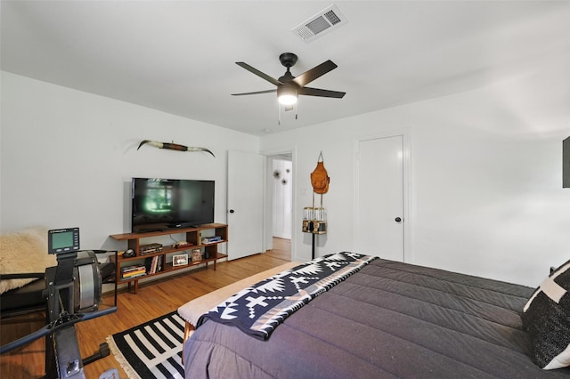 916 Carondolet Ct, River Oaks, TX 76114 - bedroom featuring light wood-type flooring and a ceiling fan