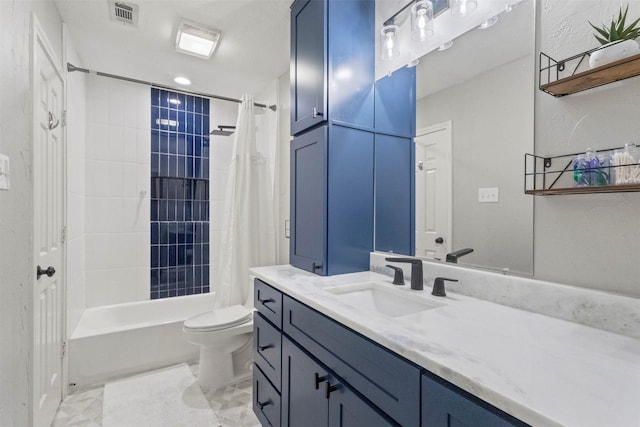 517 Sunset Dr, Hurst, TX 76054 - full bath featuring vanity, shower / tub combo with curtain, and toilet