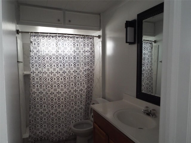 337 W Coral Way, Grand Prairie, TX 75051 - full bathroom featuring vanity, toilet, and curtained shower