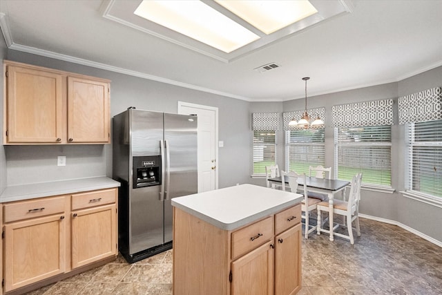6319 Woolwich Dr, Arlington, TX 76001 - kitchen featuring stainless steel fridge with ice dispenser, light brown cabinets, crown molding, a chandelier, and plenty of natural light