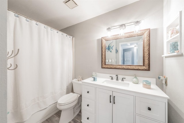 5622 Polo Club Dr, Arlington, TX 76017 - bathroom featuring vanity, toilet, and shower / tub combo