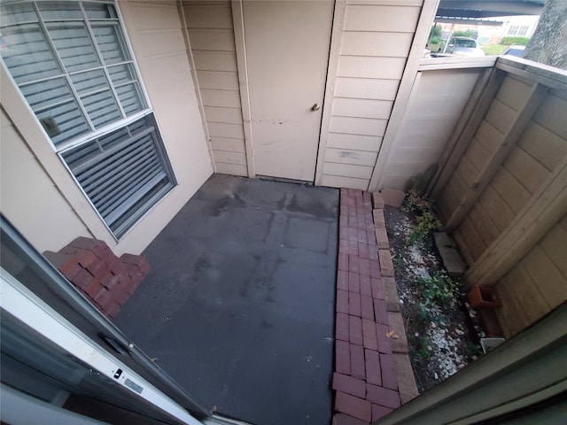 12480 Abrams Rd, Dallas, TX 75243 - entrance to property with a balcony