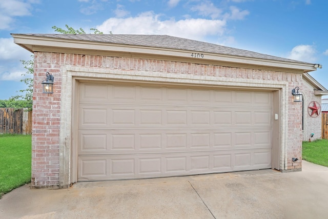 4109 Seminole Trl, Granbury, TX 76048 - view of garage