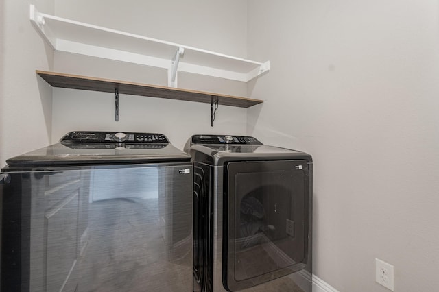 628 Cottage Pl, Lavon, TX 75166 - laundry room with separate washer and dryer and baseboards
